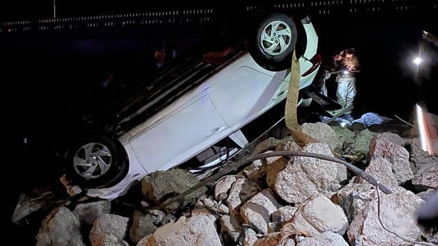 Erzurum'da çaya düşen otomobildeki 1 kişi öldü, 1 kişi yaralandı