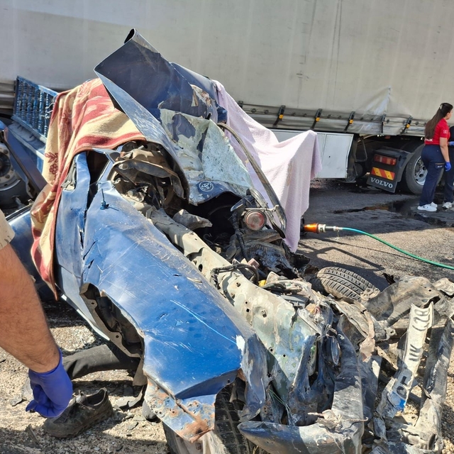 Hakkari'de tır ile pikabın çarpışması sonucu 3 kişi öldü, 2 kişi yaralandı