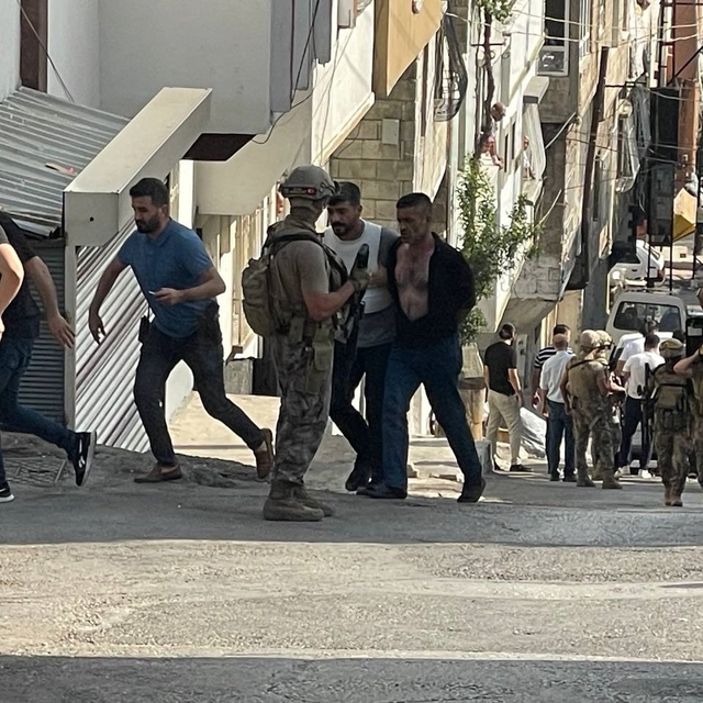 Firari hükümlü, darbettiği eşinin ihbarı sonrası yakalandı