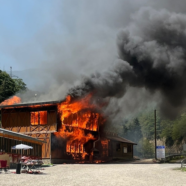 Giresun'da yangın çıkan restoran kullanılamaz hale geldi