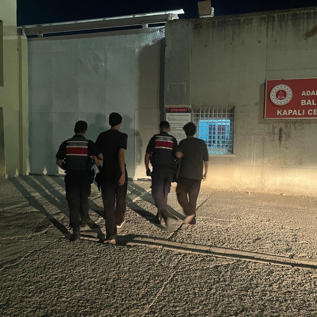 'Jandarmayız' diyerek bir çifti dolandıran 3 şüpheli tutuklandı