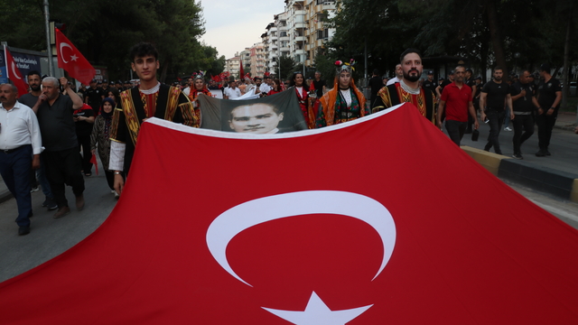 Gaziantep ve Kilis'te 30 Ağustos Zafer Bayramı dolayısıyla yürüyüş düzenlendi