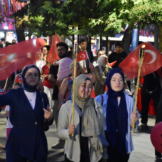 Trabzon'da 30 Ağustos Zafer Bayramı dolayısıyla fener alayı düzenlendi