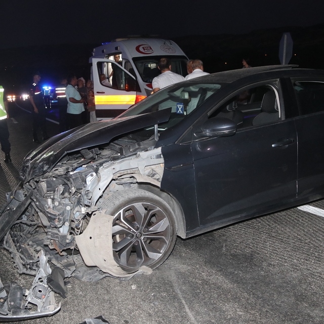 Amasya'da 2 otomobilin çarpışması sonucu 5 kişi yaralandı