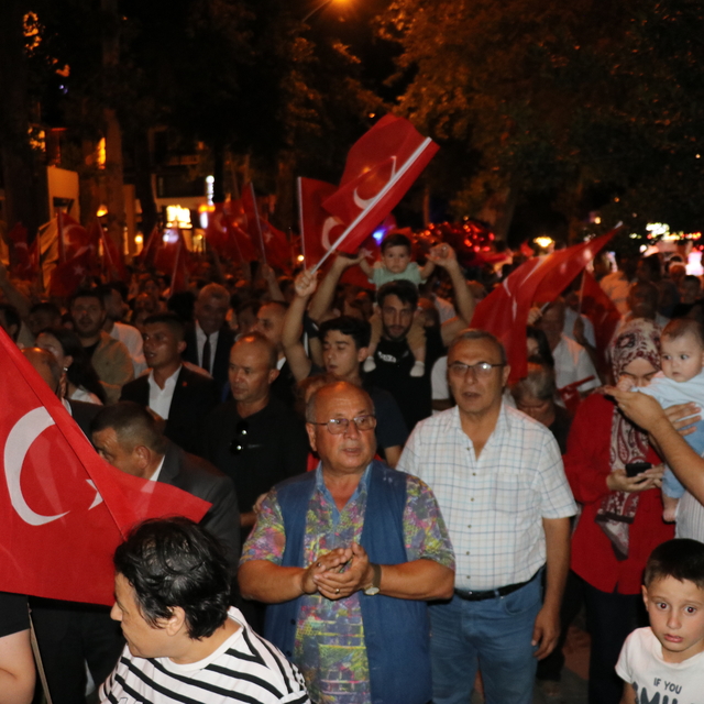 Amasya'da 30 Ağustos Zafer Bayramı dolayısıyla fener alayı düzenlendi