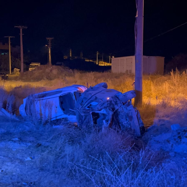 Nevşehir'de otomobil ile hafif ticari aracın çarpıştığı kaza kamerada; 5 ya...