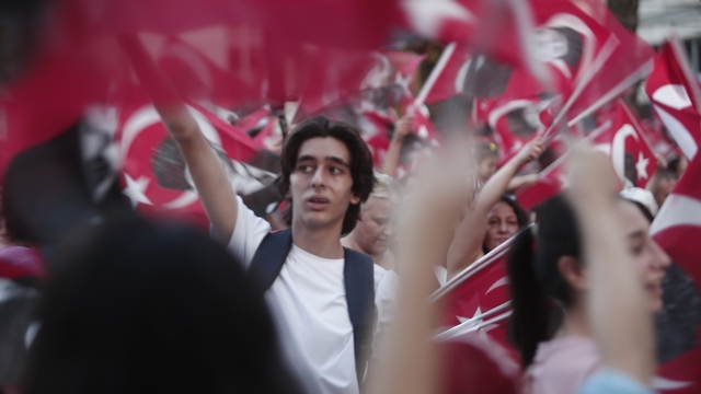 Bursa'da '30 Ağustos' coşkusu fener alayıyla kutlandı