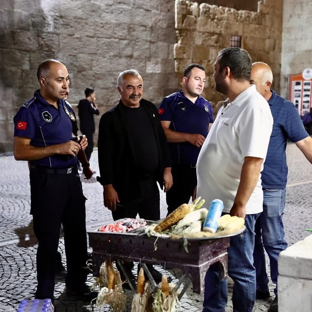 Sivas'ta zabıta ekipleri gece denetimi yaptı