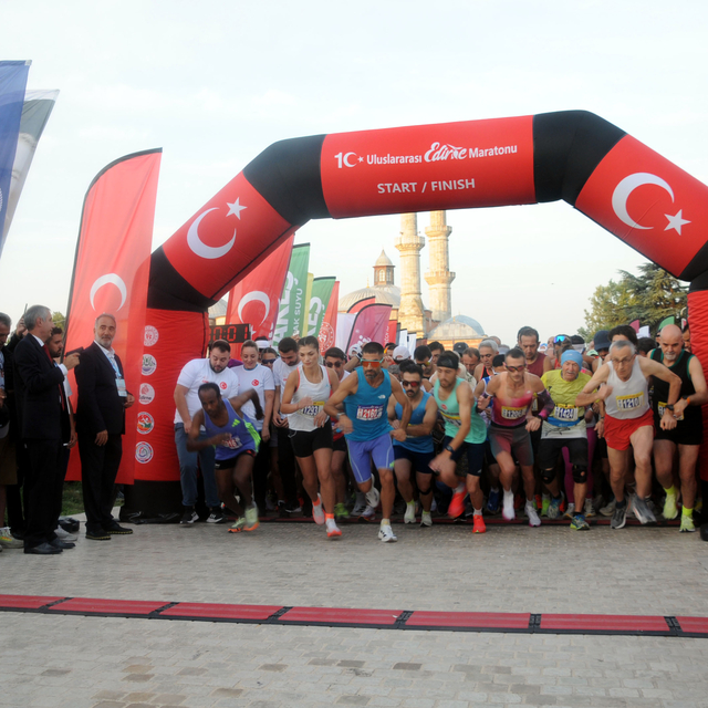 Uluslararası Edirne Maratonu renkli görüntülere ev sahipliği yaptı