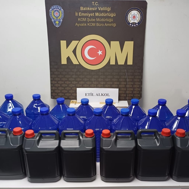 Balıkesir'de 120 litre kaçak alkol ele geçirildi