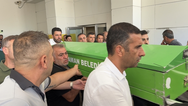 Kazada ölen 2 sağlık çalışanı toprağa verildiı