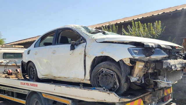 Bursa'da devrilen otomobildeki 2 kişi yaralandı