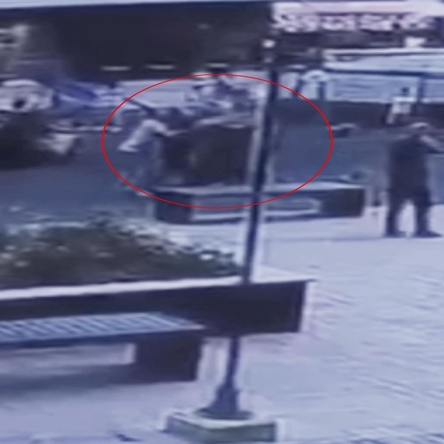 Parkta oynayan çocukları darbeden şüpheliye ev hapsi