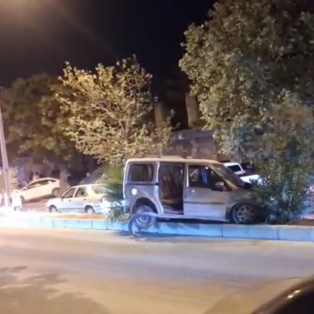 Anne ve babasını darbedip, polisten kaçarken otomobil sürücüsünü rehin aldı