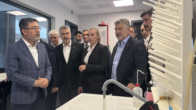 Tarım ve Orman Bakanı Yumaklı, Trabzon'da ziyaretlerde bulundu