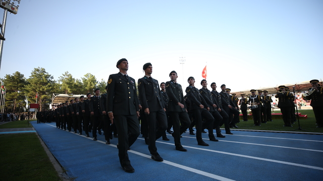 Kara Astsubay Meslek Yüksekokulunda diploma ve sancak devir teslim töreni yapıldı