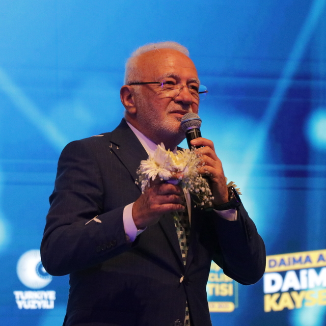 AK Parti'li Elitaş: Balya balya paralarla teşkilatını satın almaya çalışan...