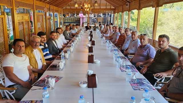 AK Parti Elazığ Milletvekili Keleş, Keban'da alabalık üreticileriyle bir araya geldi