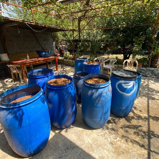 Adana'da 2 bin 930 litre sahte içki ele geçirildi