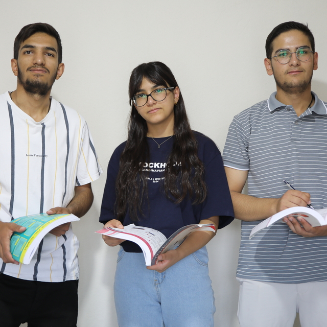 Vanlı 3 kardeş ortak masada ders çalışarak üniversite hayallerini gerçekleş...