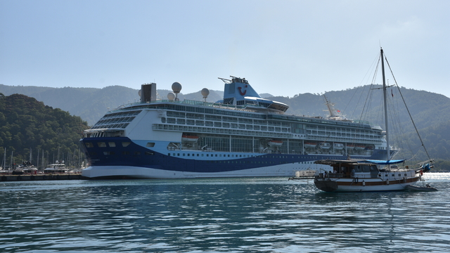 "Marella Discovery 2" kruvaziyeri Marmaris'e 1855 turist getirdi