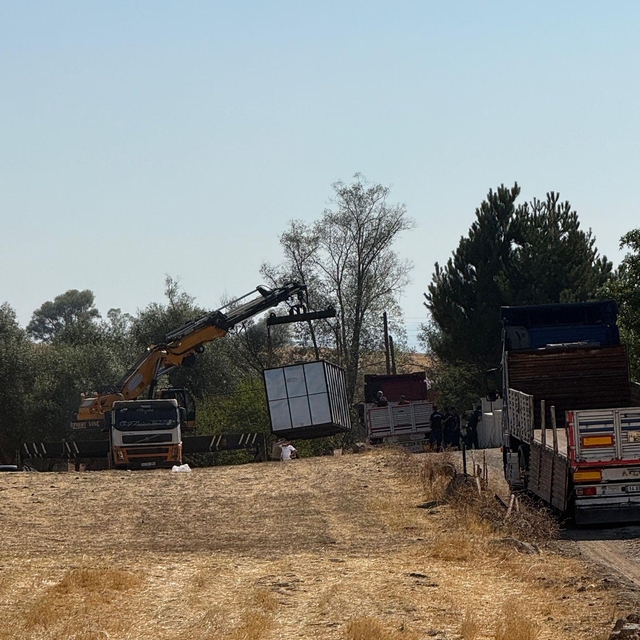 Sahibi askeri casusluktan tutuklanan fabrikadan kaçırılan malzemeler ele ge...