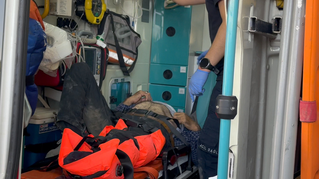 Malatya'da yük treninin çarptığı yaya ağır yaralandı