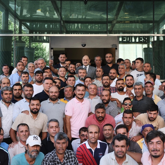 Şanlıurfa'da 218 geçici işçi belediye kadrosuna alındı