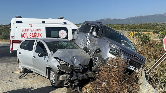 Manisa'da kaza: 3 yaralı