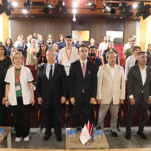 Tekirdağ İsmail Fehmi Cumalıoğlu Şehir Hastanesinde yoğun bakım hemşireliği...