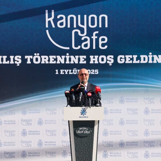 Doğa ve mimarinin buluştuğu Kanyon Kafe misafirlerini bekliyor