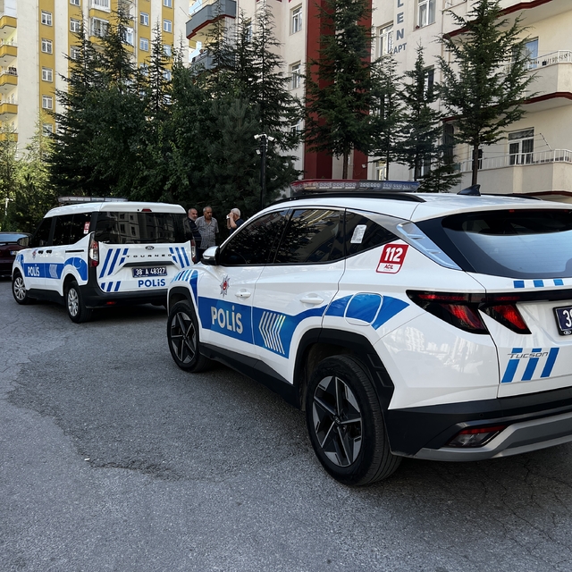 Kayseri'de bıçaklanan bina görevlisi ağır yaralandı