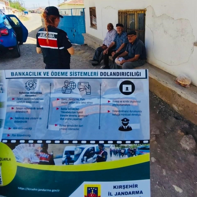 Kırşehir'de jandarma ekipleri 14 köyde dolandırıcılığa karşı bilgilendirmed...