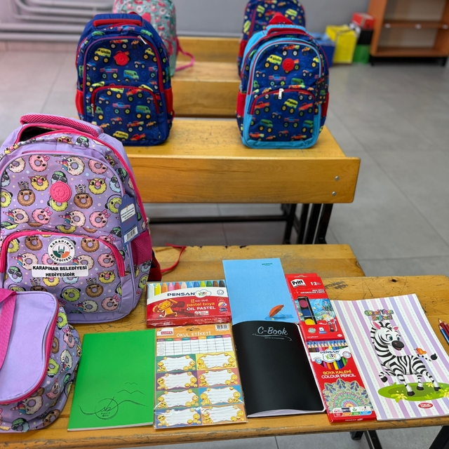 Karapınar'da 900 birinci sınıf öğrencisine kırtasiye desteği