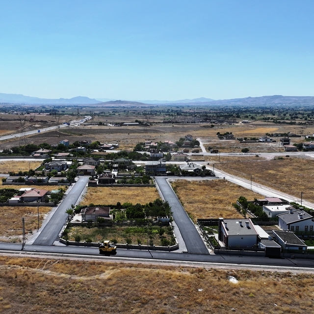 Kocasinan Belediyesinin Barsama Mahallesi'ndeki asfalt çalışmaları sürüyor