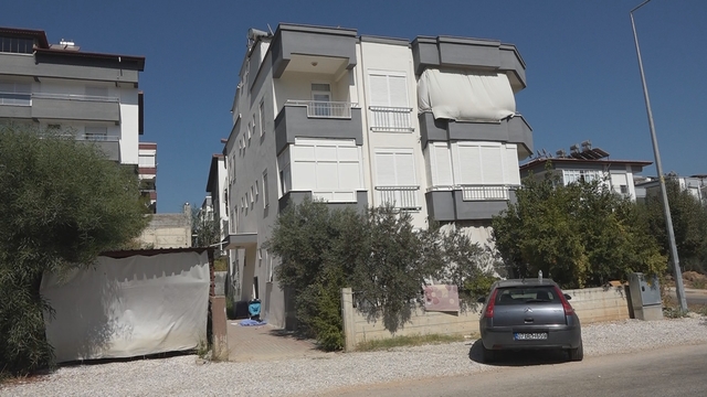 Antalya'da futbol antrenörü evinin bahçesinde ölü bulundu