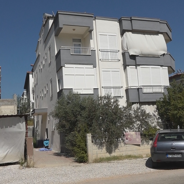 Antalya'da futbol antrenörü evinin bahçesinde ölü bulundu