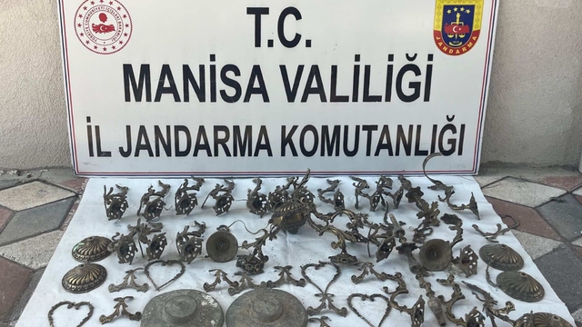 Manisa'da kaçak kazı yapan 10 şüpheli suçüstü yakalandı