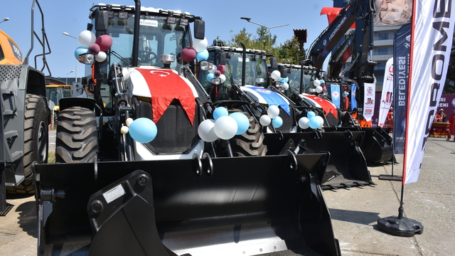 Trabzon Büyükşehir Belediyesince 17 iş makinesi hizmete alındı