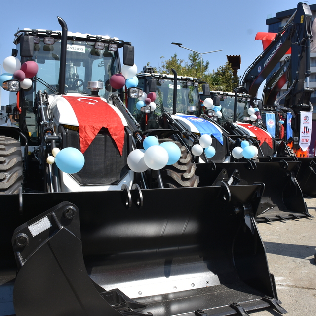 Trabzon Büyükşehir Belediyesince 17 iş makinesi hizmete alındı