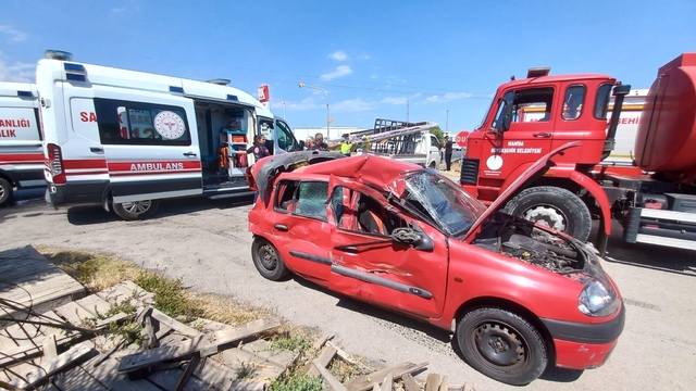 Manisa'da zincirleme trafik kazasında 3 kişi yaralandı
