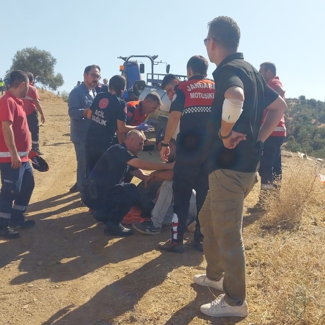 Aydın'da devrilen kamyonetteki dinamitlerin kontrollü patlatılması sırasınd...