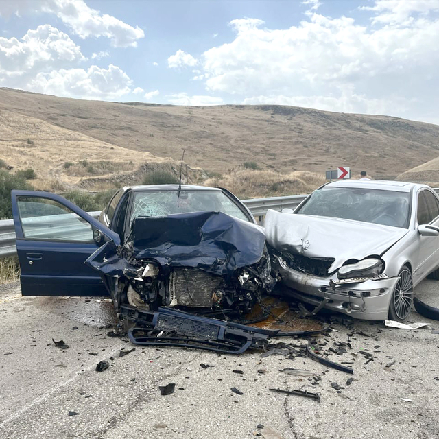 Kars'ta zincirleme trafik kazasında 7 kişi yaralandı