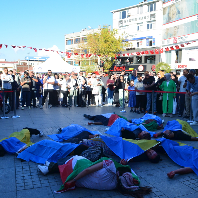 Kocaeli'de "Barış İçin Sessizlik" etkinliği düzenlendi