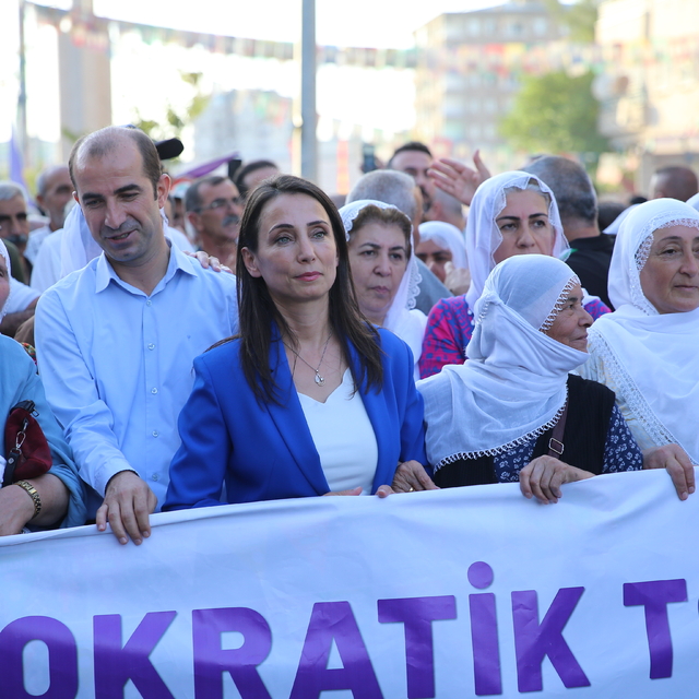 DEM Parti Eş Genel Başkanı Hatimoğulları, Diyarbakır'da "1 Eylül Dünya Barı...