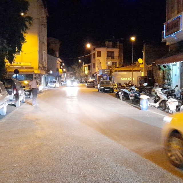 Sındırgı'da 4 büyüklüğünde deprem