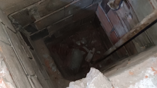 Kocaeli'de havalandırma boşluğuna düşen kişi itfaiye ekiplerince kurtarıldı