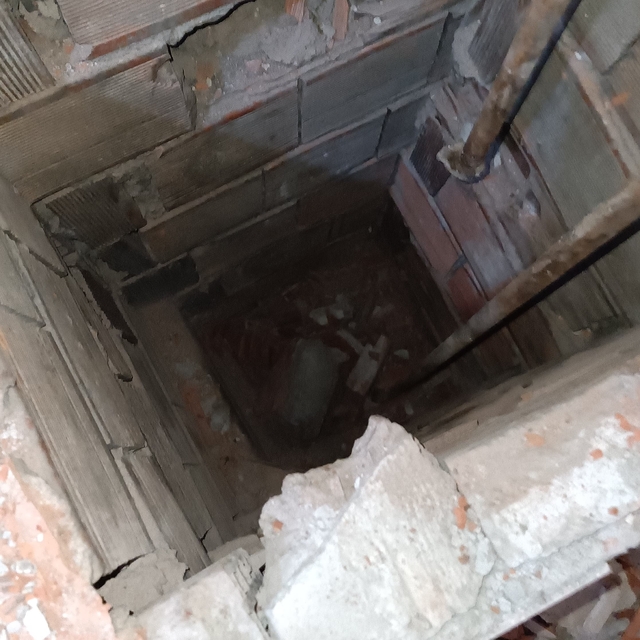 Kocaeli'de havalandırma boşluğuna düşen kişi itfaiye ekiplerince kurtarıldı