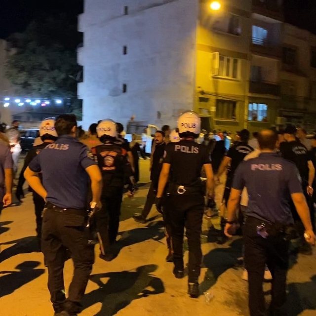 Polis, aranması olan kişiyi düğünde gözaltına almak isteyince arbede çıktı