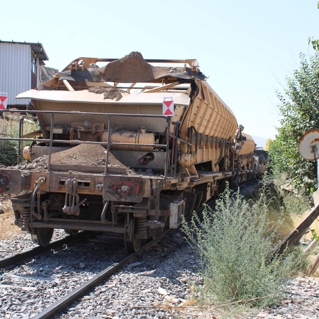 Malatya'da yük treninin çarptığı yaya öldü